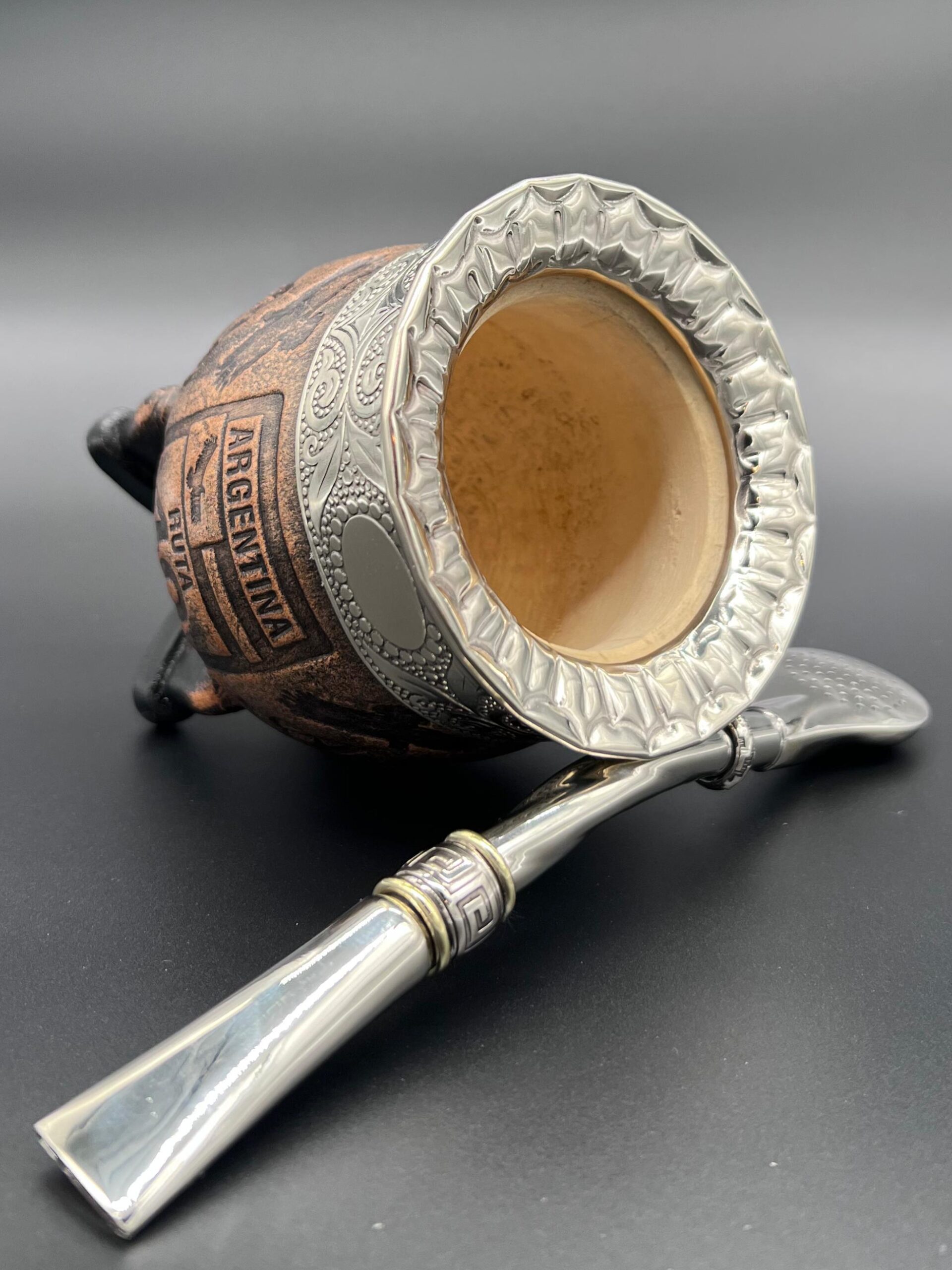 Mate Imperial El Viaje Ruta 40 Argentina Virola Cincelada - Imagen 2