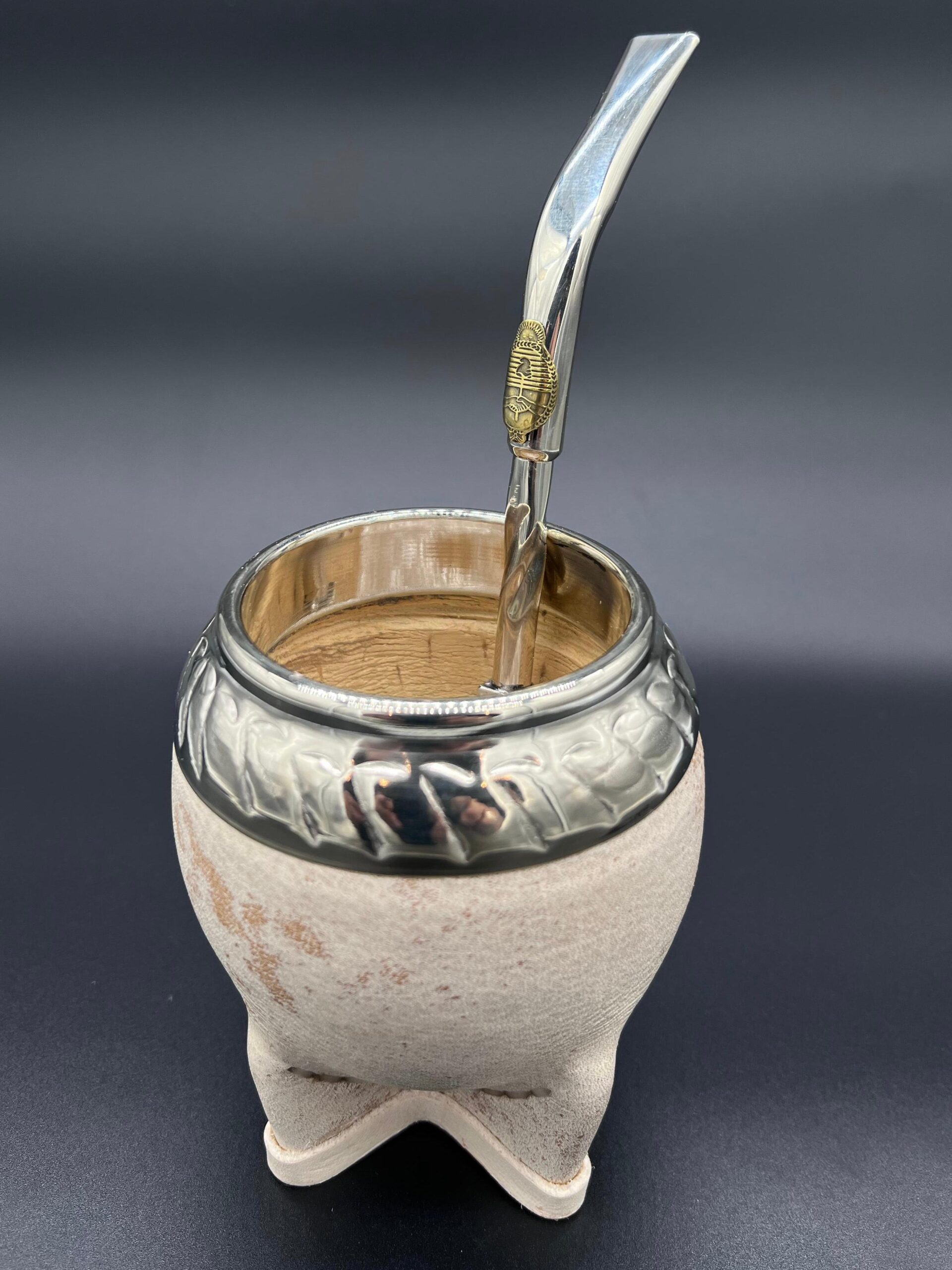 Mate Torpedo El Baquiano Cuero Razado Virola Cincelada - Imagen 6