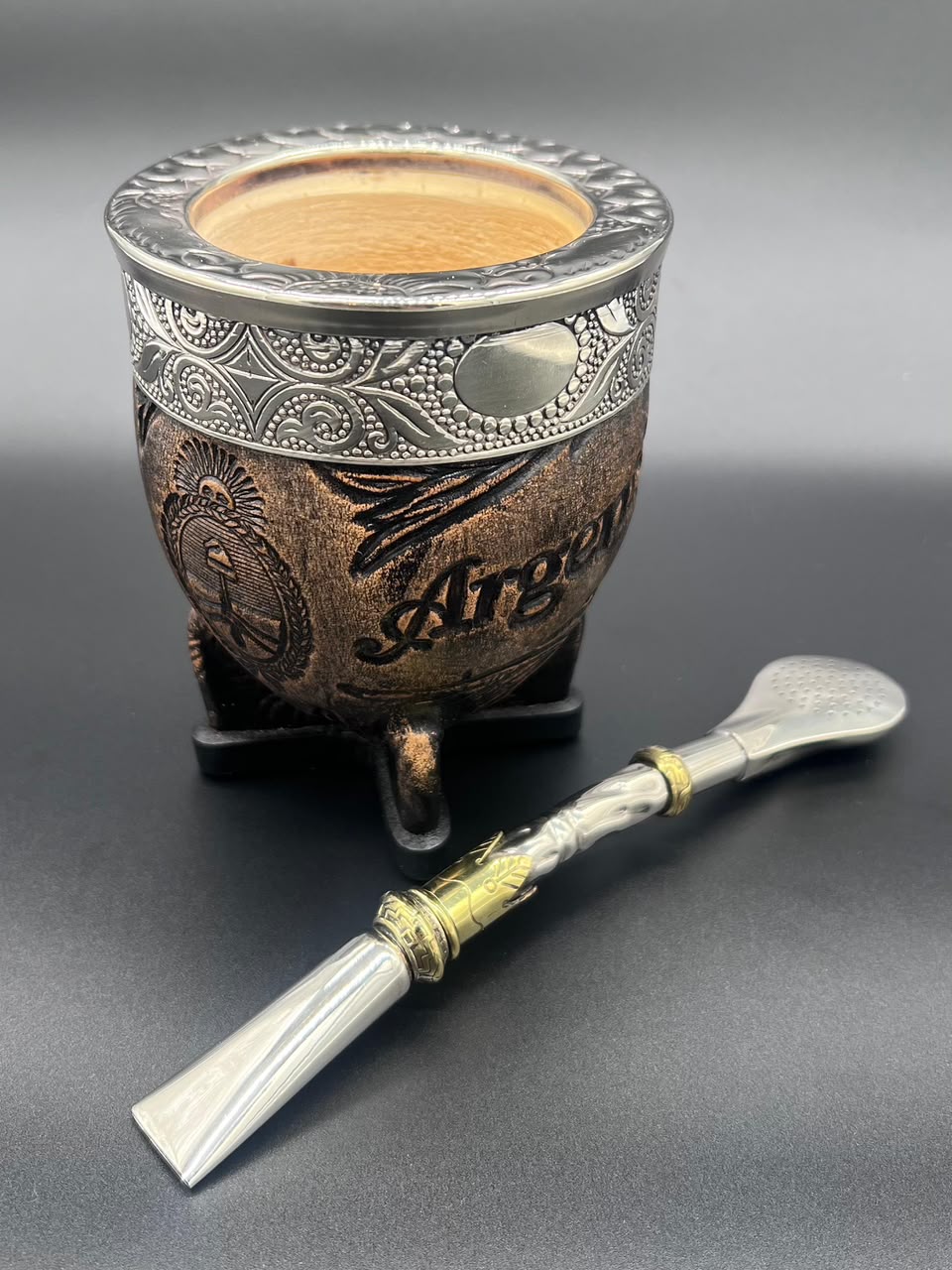 Mate Imperial Independencia Y Libertad Argentina Escudo Virola Cincelada Alpaca - Imagen 3