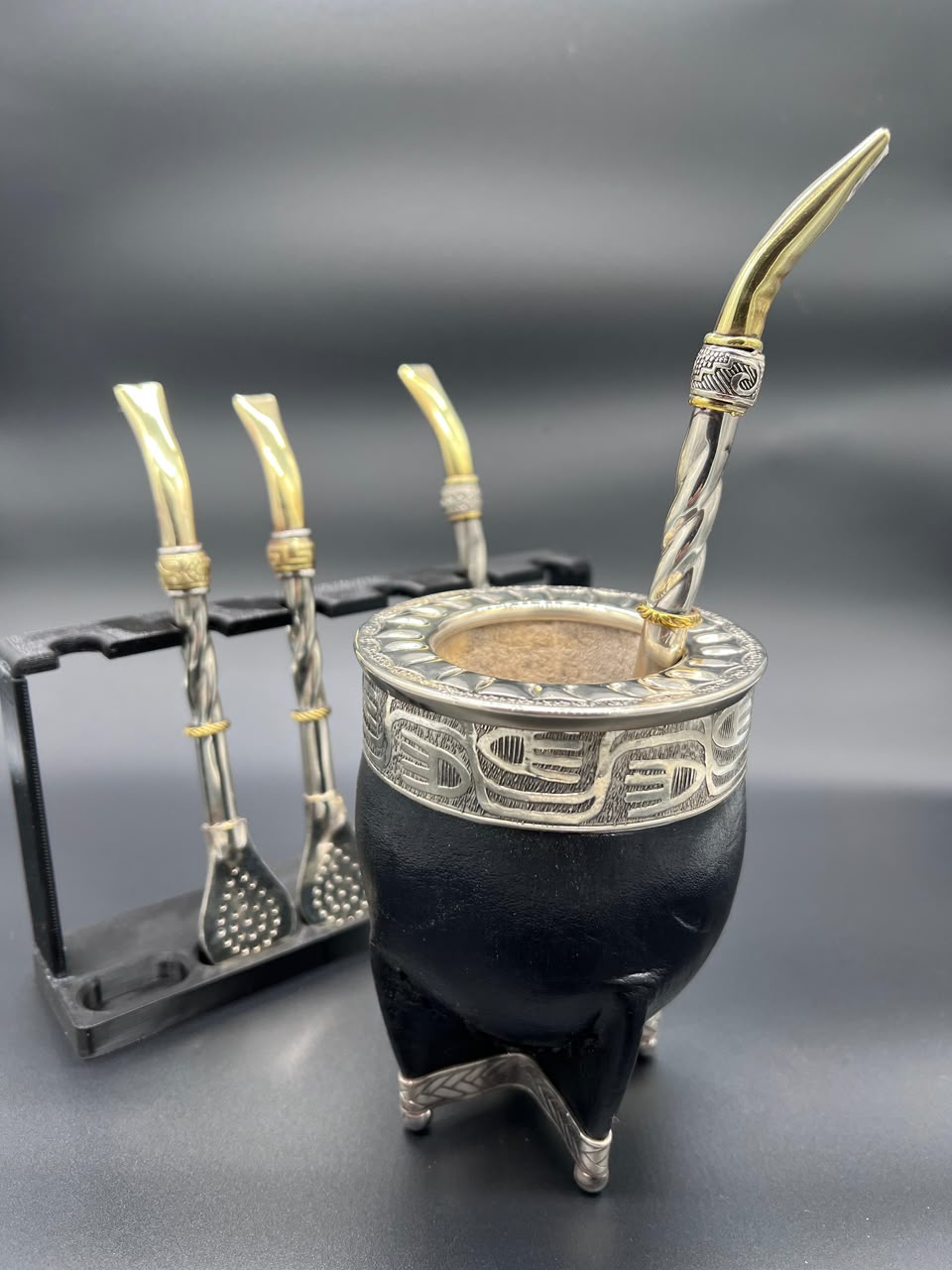 Bombillón Premium Brazalete Curvo Cincelado Pico De Loro Dorado - Imagen 2