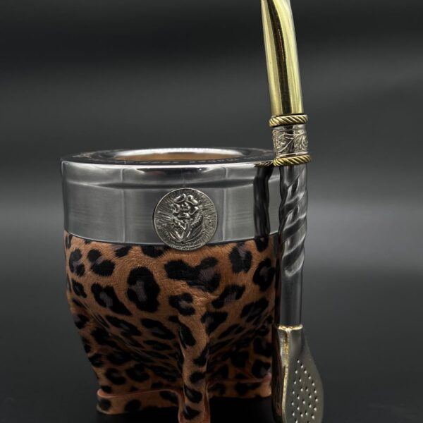 Bombillón Premium Brazalete Recto Cincelado Pico Dorado
