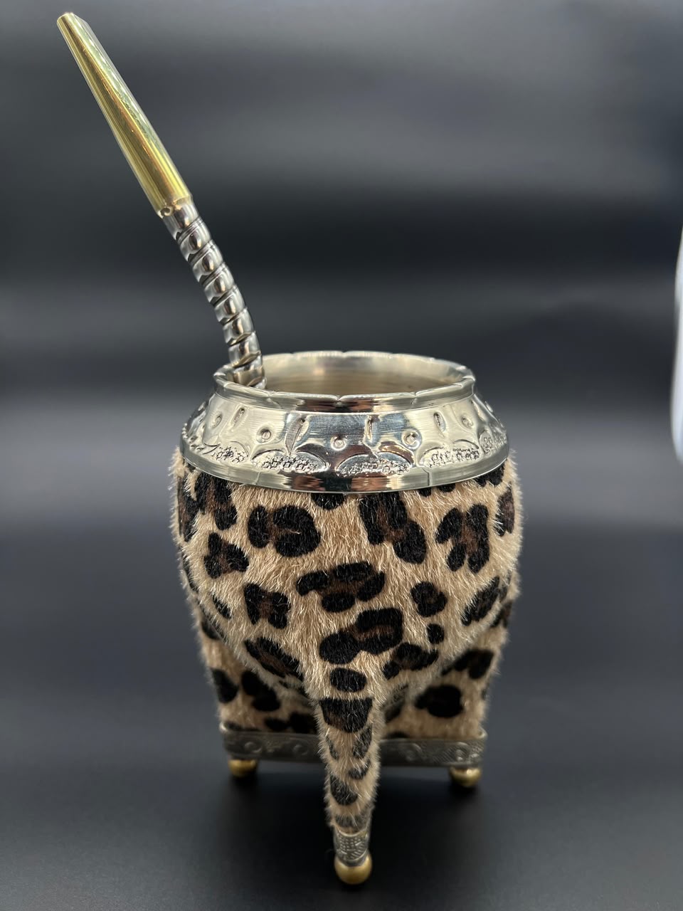 Mate Torpedo Cuero Animal Print con pelos Virola Cincelada con base Bolitas - Imagen 2