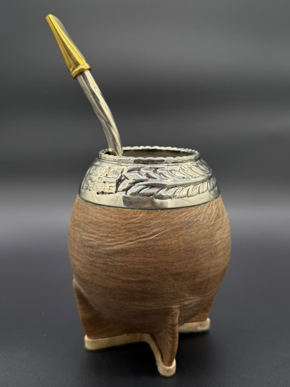 Bombillón Clasico Curvo Cincelado Pico Dorado - Imagen 3