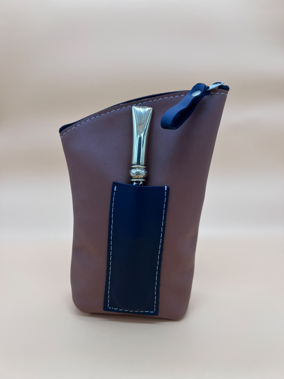 Yerbero Sobre de Cuero Premium Marrón Impermeable con Bombillero